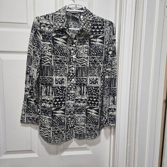Chico’s Design Blouse Black White Geometric Print Size 0 Small - Picture 2 of 7